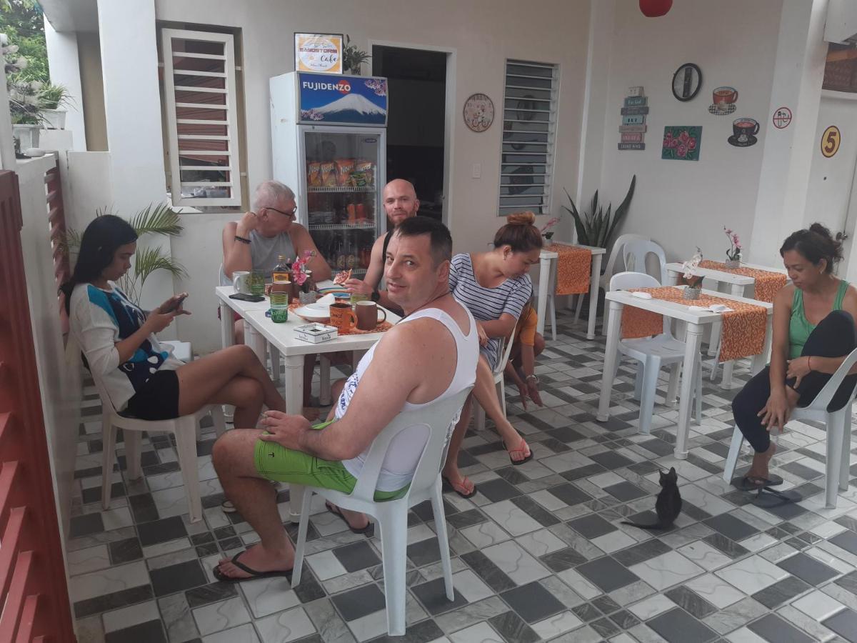 Sandstorm Lodge And Cafe بويرتو غاليرا المظهر الخارجي الصورة