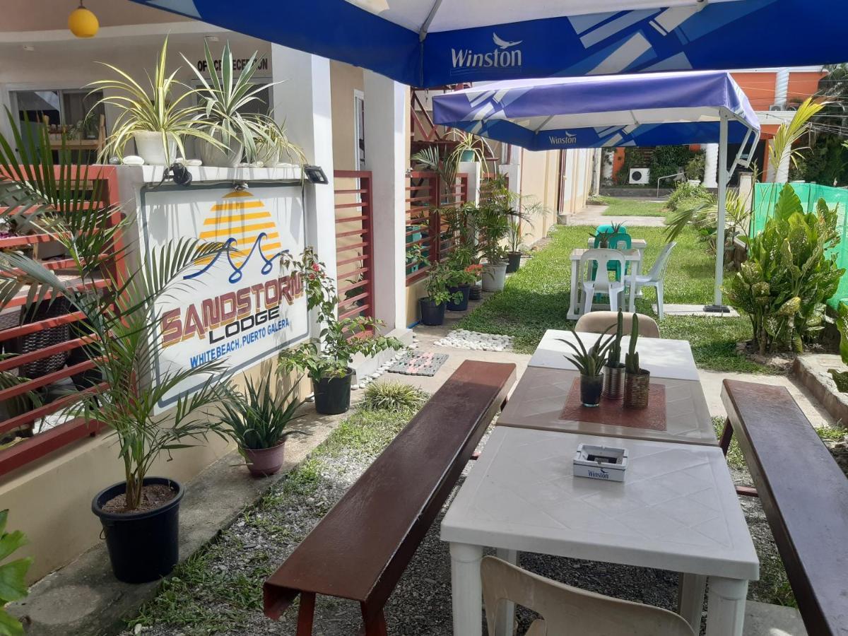Sandstorm Lodge And Cafe بويرتو غاليرا المظهر الخارجي الصورة
