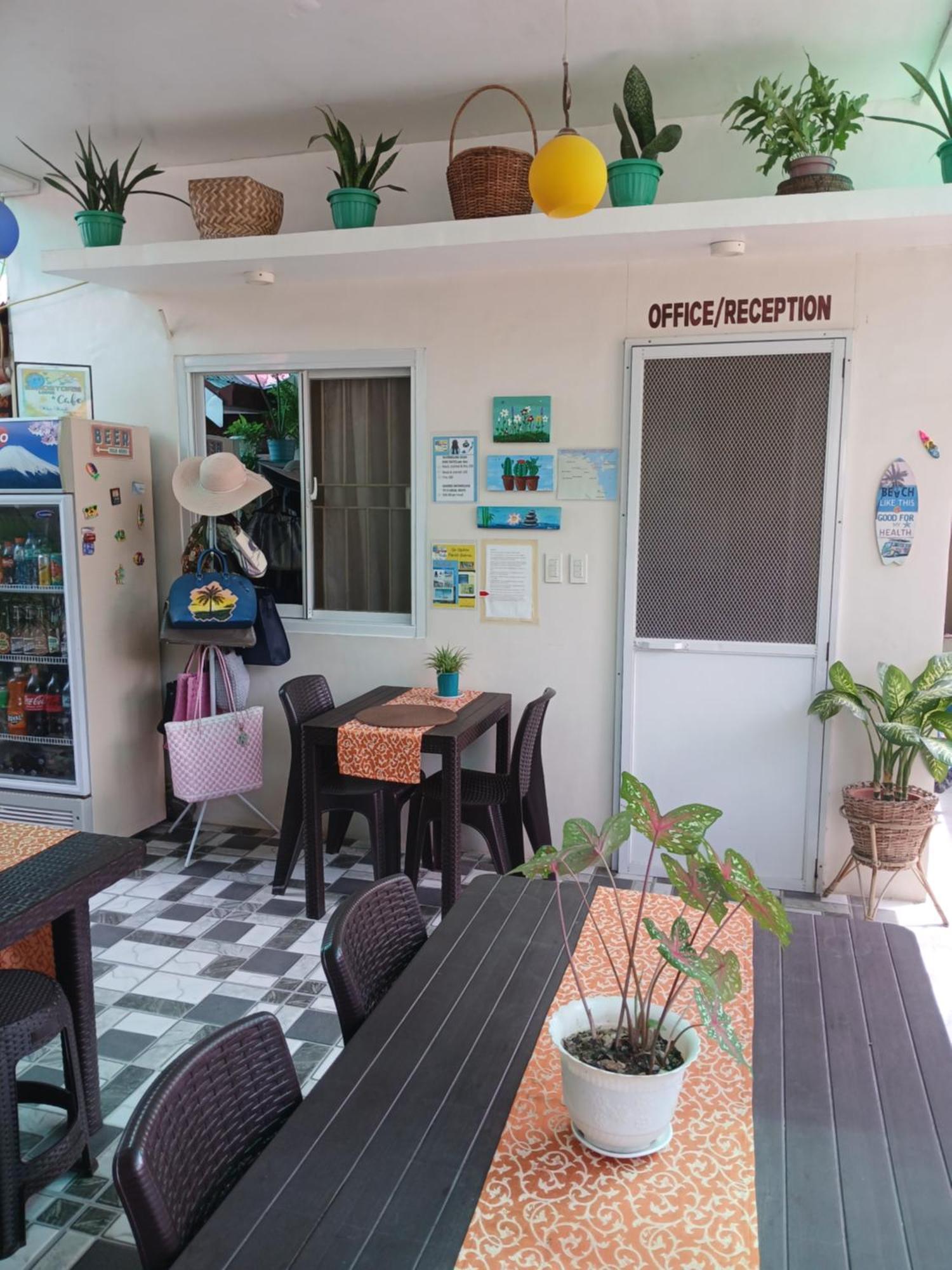 Sandstorm Lodge And Cafe بويرتو غاليرا المظهر الخارجي الصورة