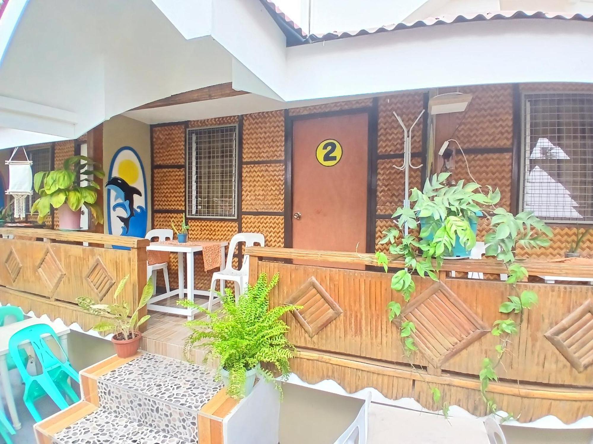 Sandstorm Lodge And Cafe بويرتو غاليرا المظهر الخارجي الصورة